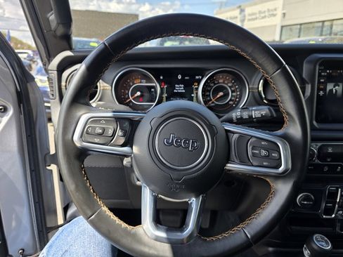 Used 2021 Jeep Wrangler Unlimited Sahara image 6