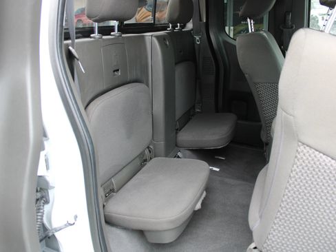 Used 2021 Nissan Frontier SV RWD image 13