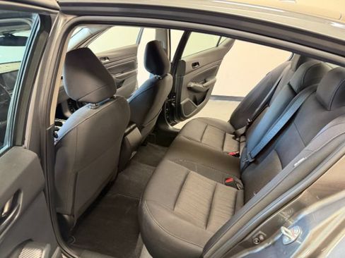 Used 2025 Nissan Altima 2.5 SV FWD image 26
