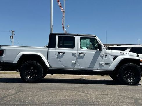 Used 2023 Jeep Gladiator Mojave AWD/4WD image 2