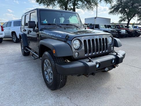 Used 2018 Jeep Wrangler Unlimited Rubicon w/ Connectivity Group AWD/4WD image 1