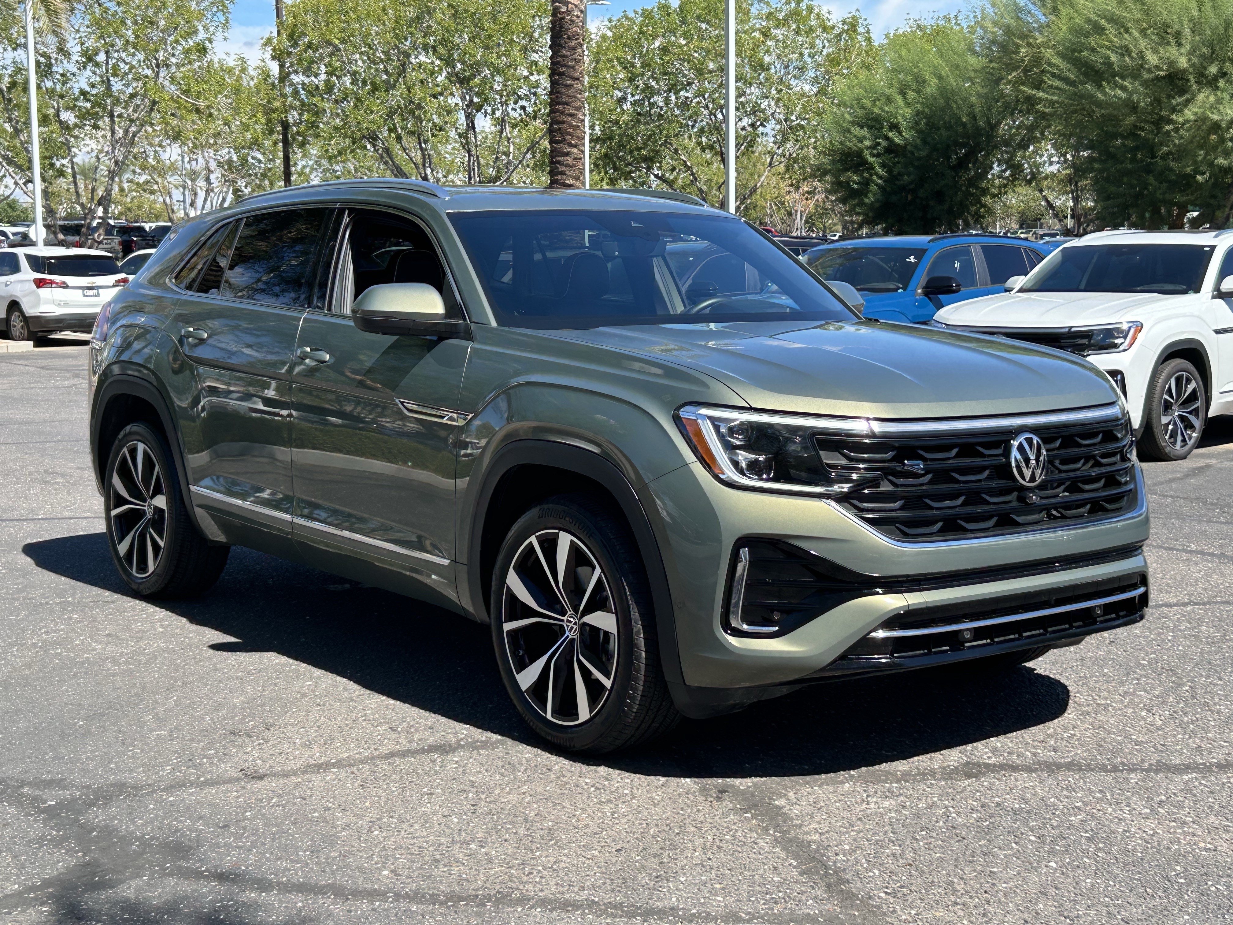 Used 2026 Volkswagen Atlas Cross Sport SEL Premium R-Line AWD/4WD image 6