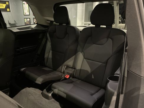 Used 2025 Volvo XC90 B6 Plus image 36