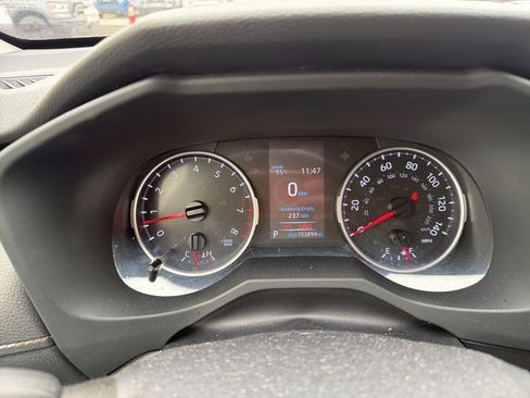 Used 2019 Toyota RAV4 LE image 10