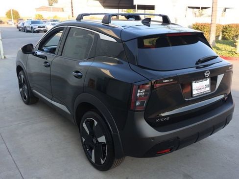 New 2025 Nissan Kicks SR image 6