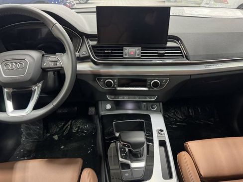 Used 2025 Audi Q5 2.0T Premium w/ Convenience Plus Package AWD/4WD image 18