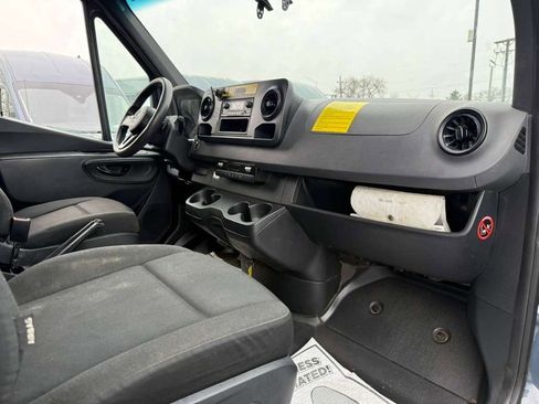 Used 2019 Mercedes-Benz Sprinter 170 image 30
