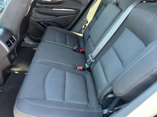 Used 2024 GMC Terrain SLE FWD image 18