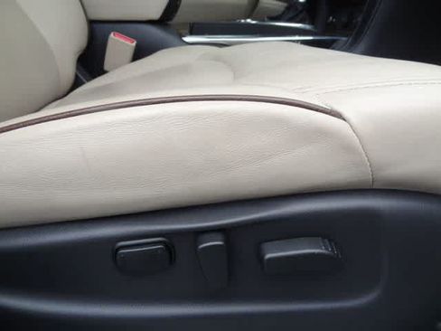 Used 2020 Nissan Armada Platinum w/ Captain's Chairs Package RWD image 20