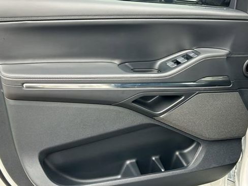 Used 2025 Lincoln Navigator Reserve w/ Jet Appearance Package image 18