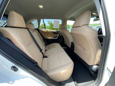 Used 2025 Toyota RAV4 LE AWD/4WD image 21