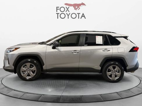 Used 2025 Toyota RAV4 LE AWD/4WD image 3