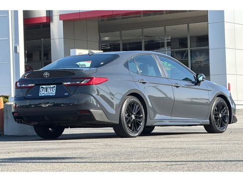 Used 2025 Toyota Camry SE FWD image 4