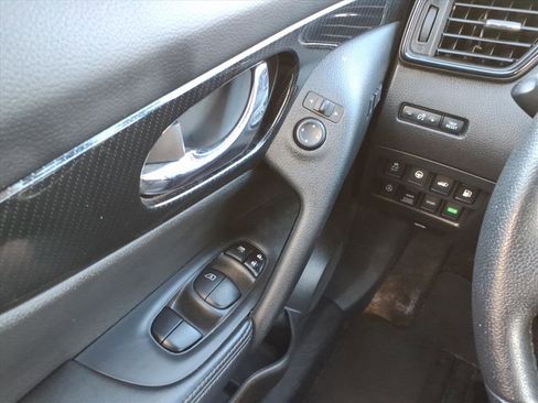 Used 2020 Nissan Rogue SL image 19