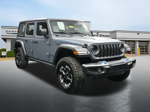 Used 2025 Jeep Wrangler Unlimited Rubicon 4xe w/ Convenience Group AWD/4WD image 7