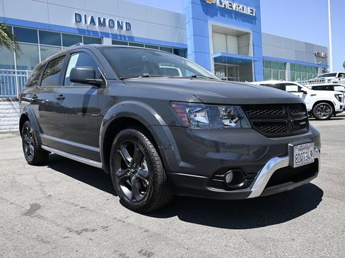 Used 2018 Dodge Journey Crossroad FWD image 1