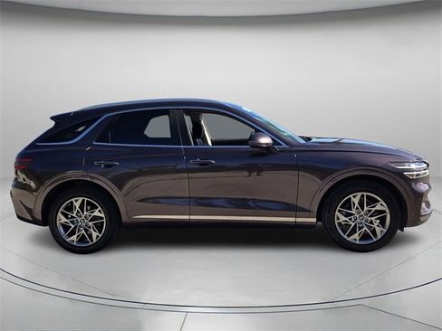 Used 2022 Genesis GV70 2.5T w/ Select Package image 4