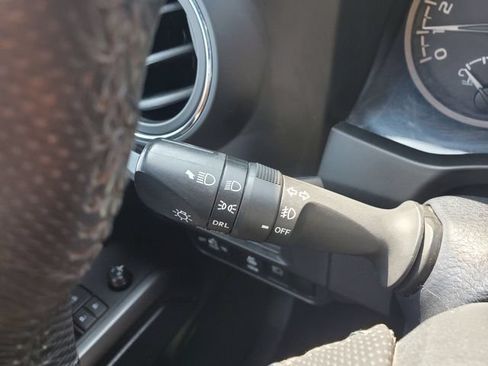 Used 2019 Toyota Tacoma TRD Sport AWD/4WD image 19