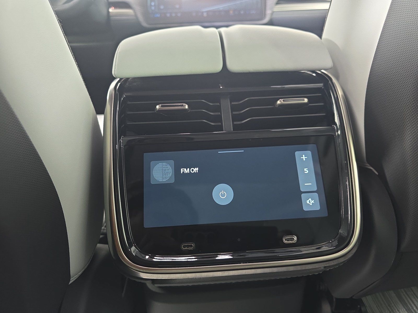 Used 2023 Rivian R1S Adventure Quad AWD/4WD image 28