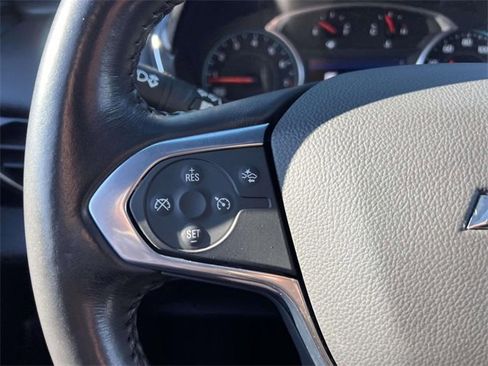 Used 2022 Chevrolet Traverse RS image 32