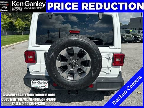 Used 2019 Jeep Wrangler Unlimited Sahara AWD/4WD image 8
