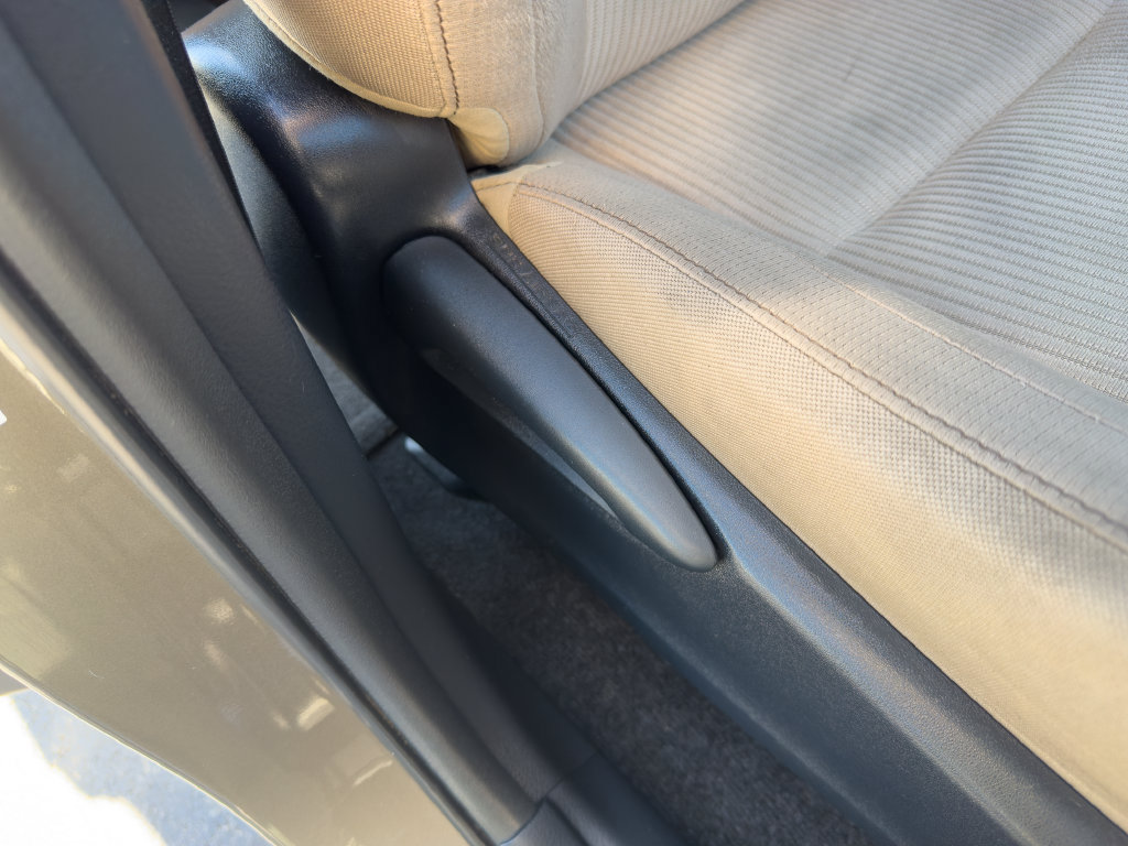 Used 2014 Toyota RAV4 XLE AWD/4WD image 13