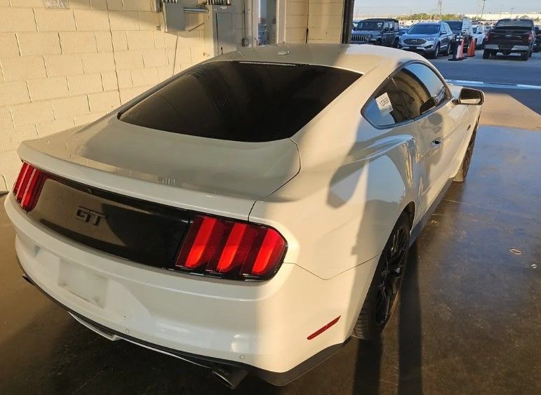 Used 2017 Ford Mustang GT Premium w/ GT Performance Package RWD image 5
