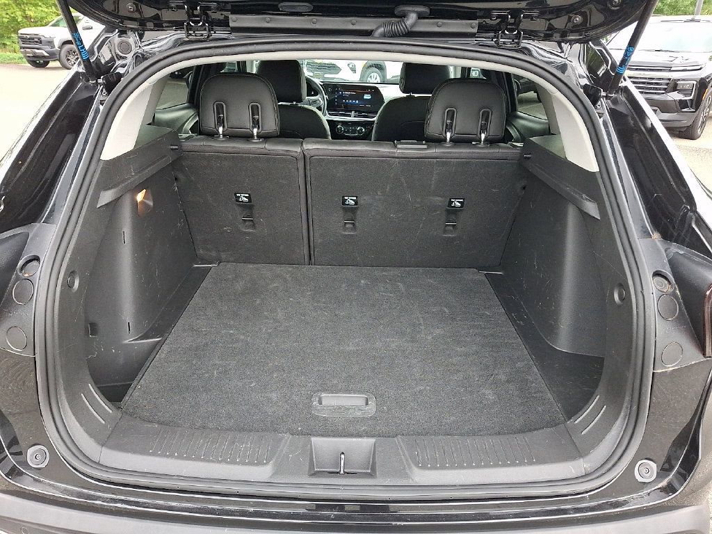 Used 2024 Chevrolet Trax ACTIV w/ Driver Confidence Package FWD image 29