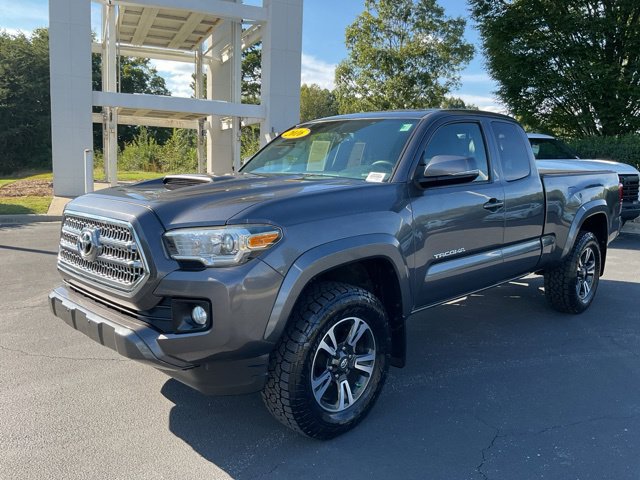 Used 2016 Toyota Tacoma TRD Sport w/ Towing Package RWD image 2