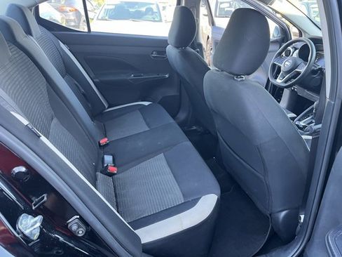 Used 2022 Nissan Versa SV image 11