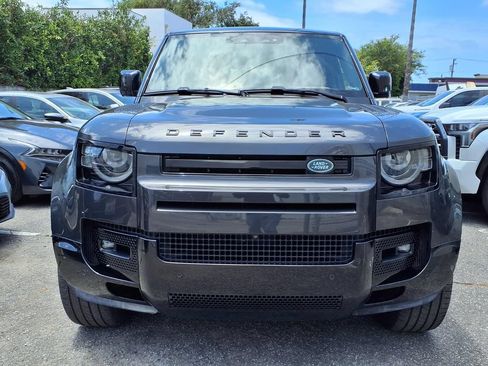 Used 2025 Land Rover Defender 130 V8 AWD/4WD image 2