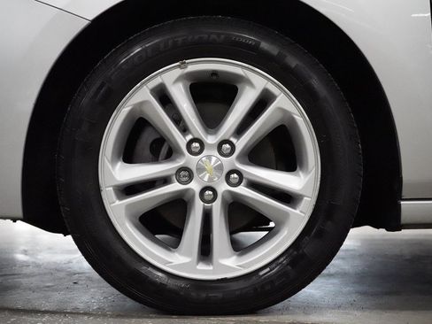 Used 2017 Chevrolet Cruze LT w/ Convenience Package FWD image 34