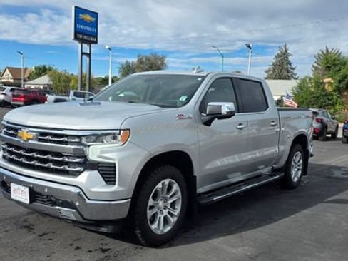 Used 2022 Chevrolet Silverado 1500 LTZ w/ LTZ Premium Package AWD/4WD image 3