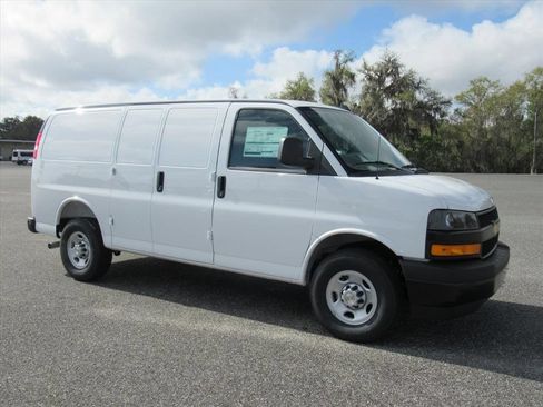 New 2026 Chevrolet Express 2500 RWD image 2
