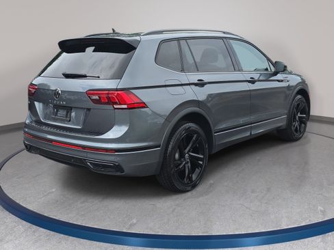 Used 2023 Volkswagen Tiguan SE R-Line FWD image 5