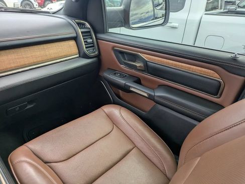 Used 2022 RAM 1500 Limited w/ Body Color Bumper Group AWD/4WD image 19