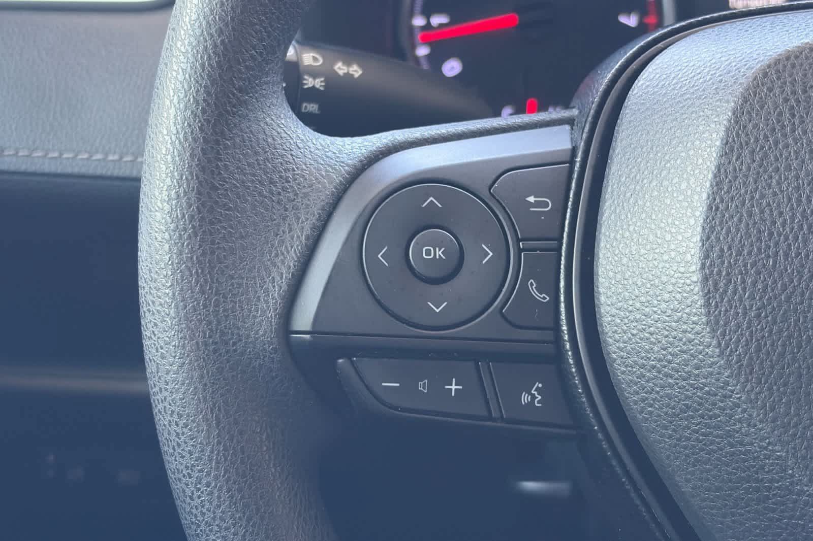 Used 2019 Toyota RAV4 LE FWD image 24