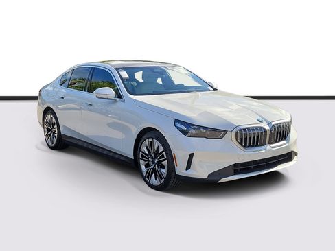 Certified 2026 BMW i5 M60 w/ Premium Package RWD image 1