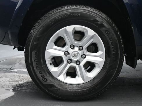 Used 2022 Toyota 4Runner SR5 Premium w/ Moonroof Package image 13