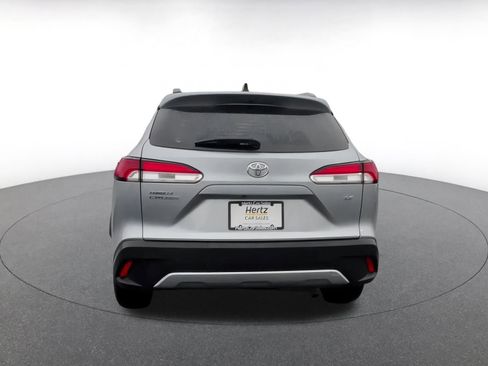 Used 2025 Toyota Corolla Cross LE image 12