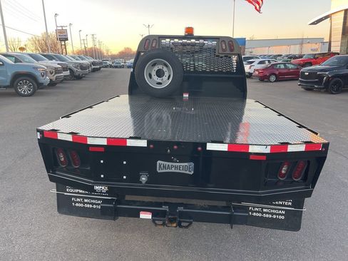 Used 2023 Chevrolet Silverado 3500 LT w/ Convenience Package image 4