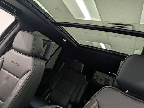 Used 2021 GMC Yukon Denali w/ Denali Ultimate Package image 19