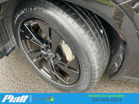 Used 2021 Audi e-tron Premium image 16