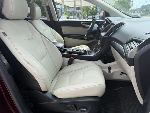 Used 2019 Ford Edge Titanium w/ Equipment Group 301A FWD image 5