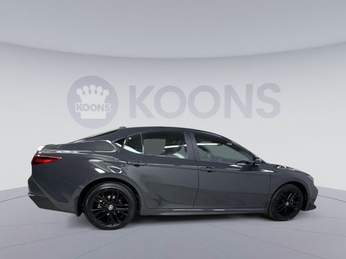 Used 2025 Toyota Camry SE image 13