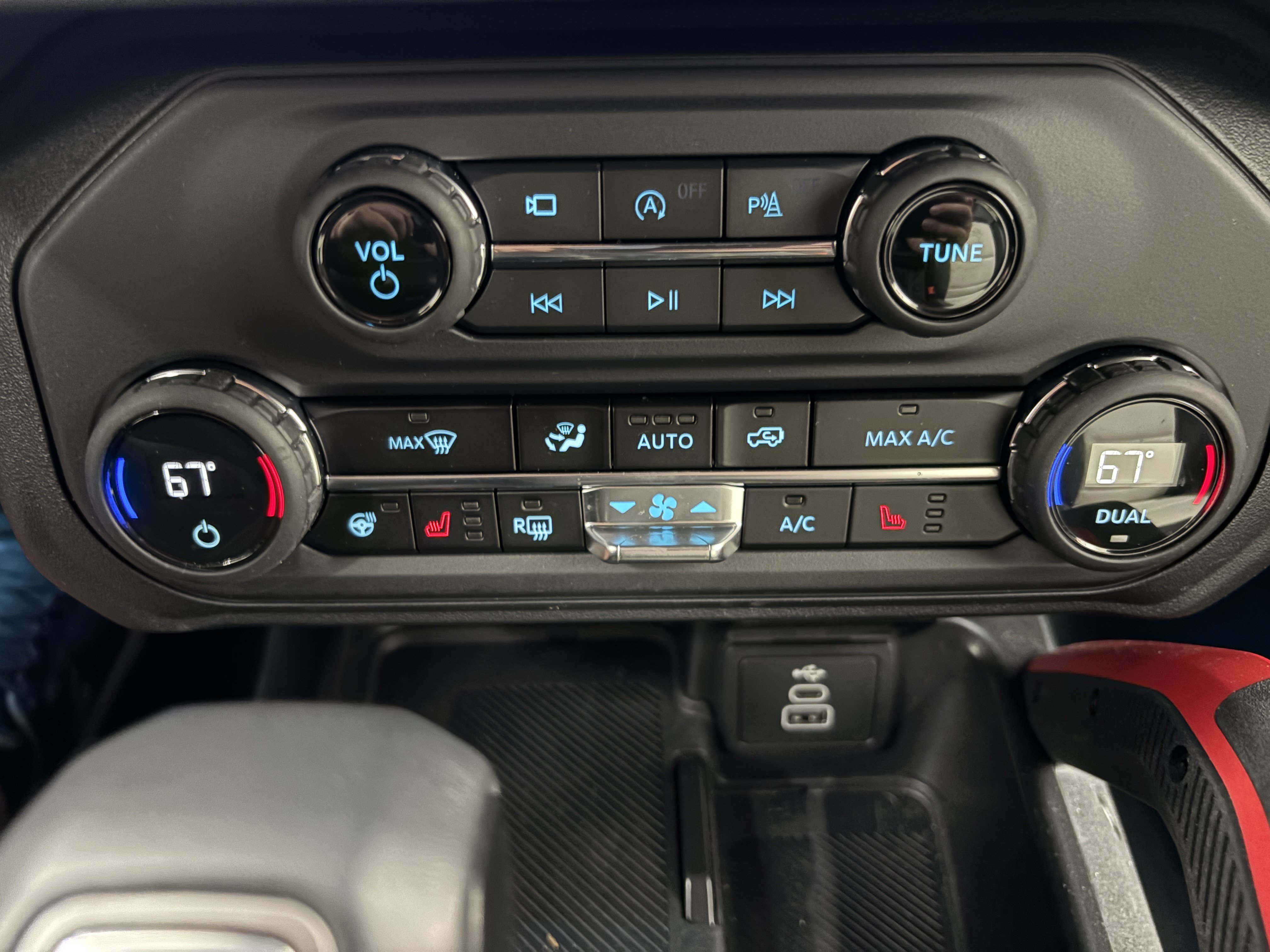 Used 2026 Ford Bronco Outer Banks w/ Sasquatch Package AWD/4WD image 17