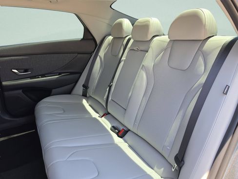 New 2026 Hyundai Elantra Limited FWD image 19