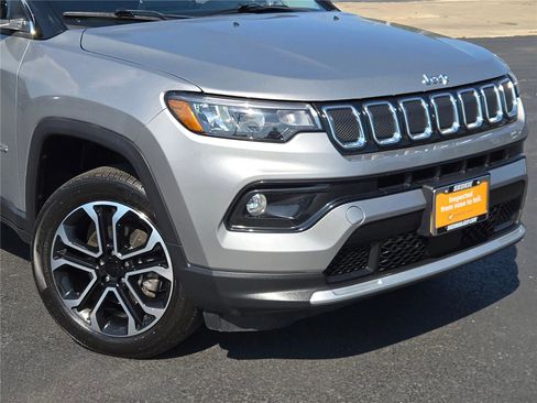 Certified 2022 Jeep Compass Limited image 2