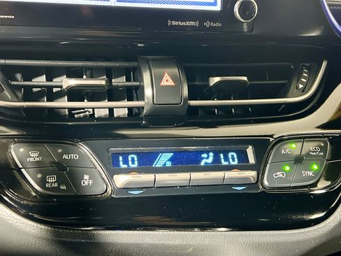 Used 2021 Toyota C-HR XLE image 27