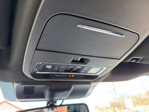 Used 2024 Ford F150 Lightning Lariat image 28